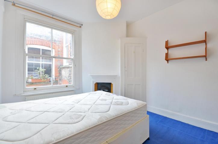 			Large Property !, 2 Bedroom, 1 bath, 1 reception Flat			 Fortis Green Road, Muswell Hill